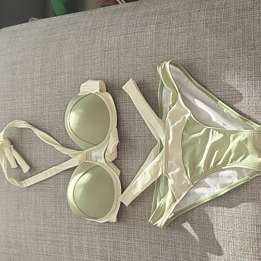 Underwire cutout olive green and cream bathingsuit